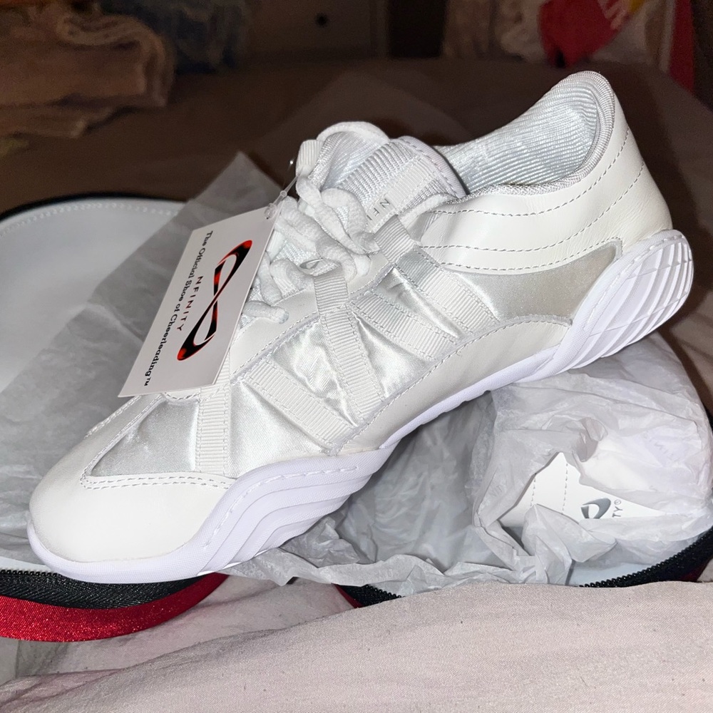 NWT Nfinity Evolution Cheer Shoes